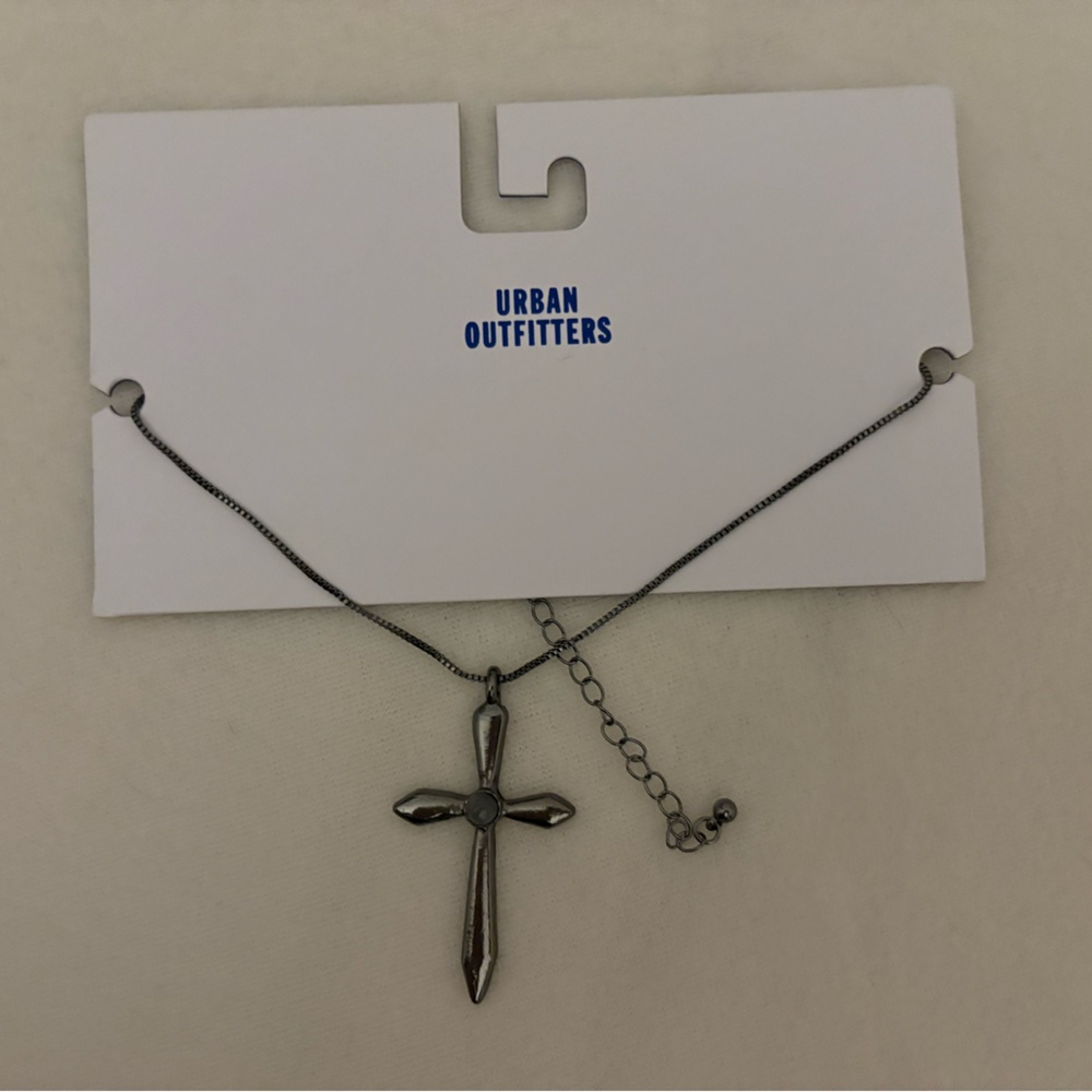 2/10 ✨UO Cross Necklace NWT